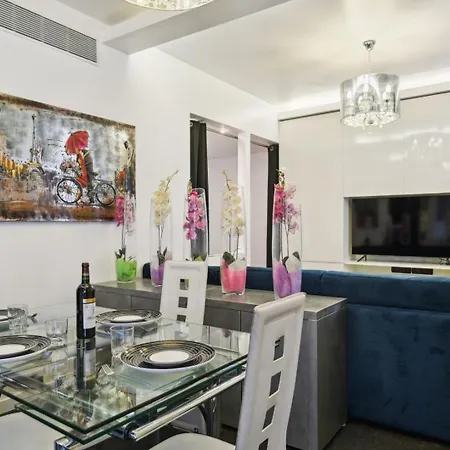 257 Pouchet - Superbe A Apartament *