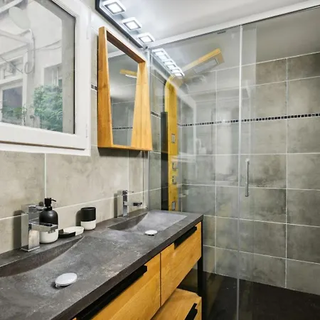 Appartement 257 Pouchet - Superbe A *