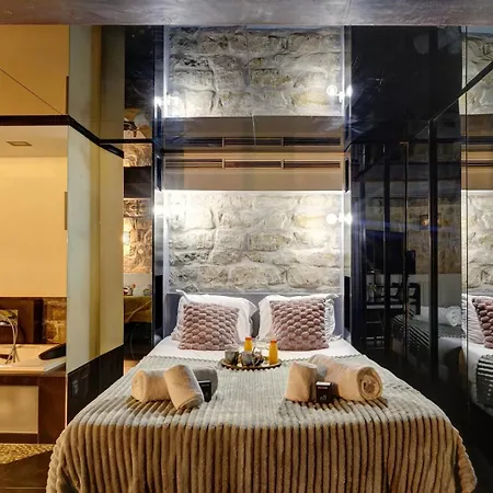 257 Pouchet - Superbe A *