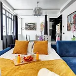257 Pouchet - Superbe A * Paris
